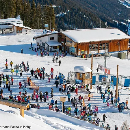 Hedwig Jaeger By Interhome Daire *