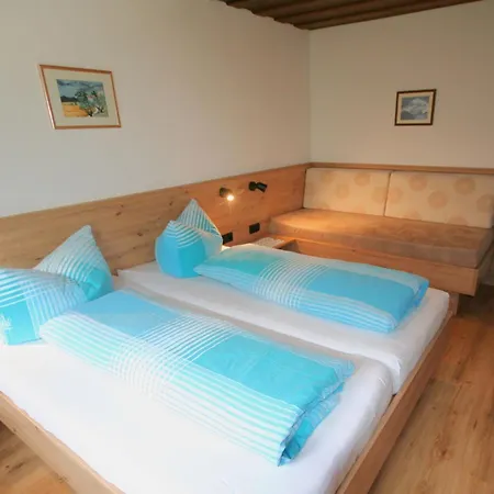 Hedwig Jaeger By Interhome Daire